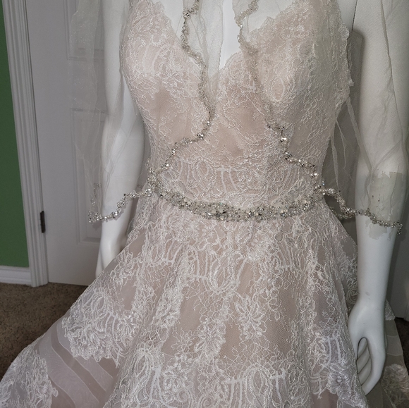 Brand New Allure Bridal Dress - Picture 3 of 8